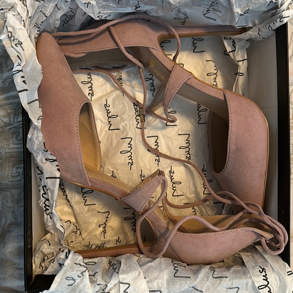 Beautiful Dusty Rose heels
